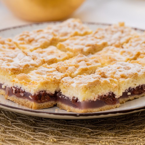 Cheese and cherry pie (550 g)